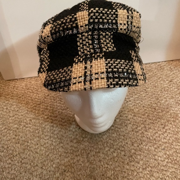 Black/Tan Designer Hat - Picture 2 of 5